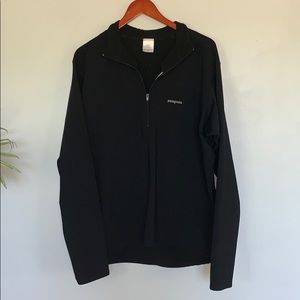 Men’s athletic pullover 🌲